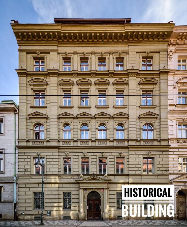 President By Castle, Views Prag